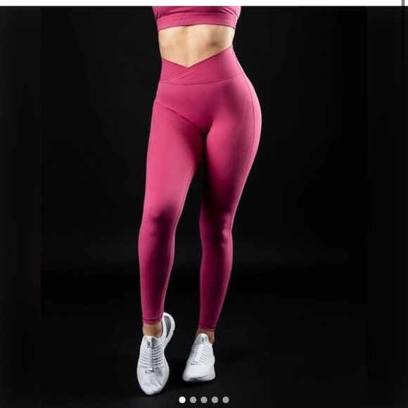Alphalete surface path laser leggings in Small - Picture 1 of 2